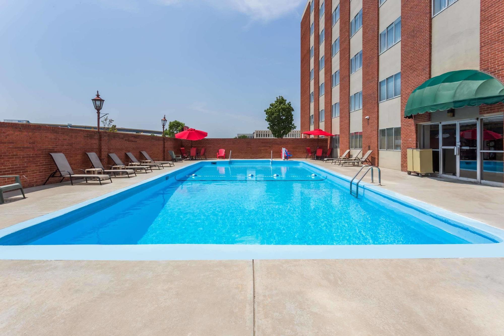 City Center Hotel Milwaukee Exterior photo
